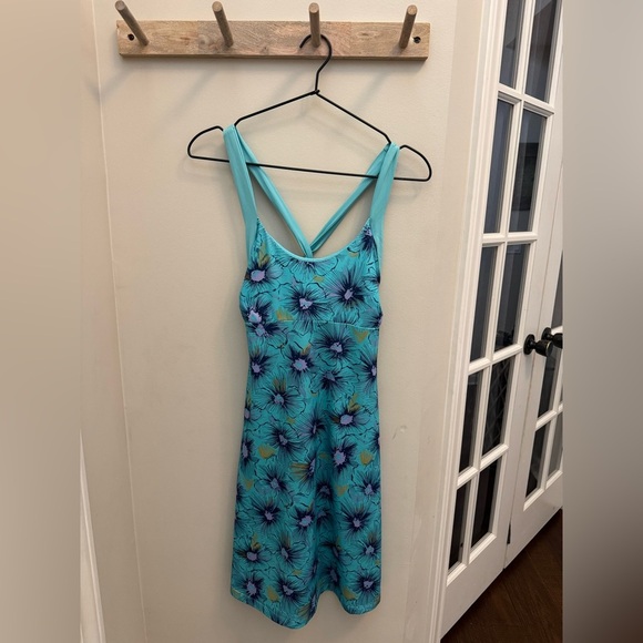 Patagonia Morning Glory Athletic Dress - Picture 7 of 7